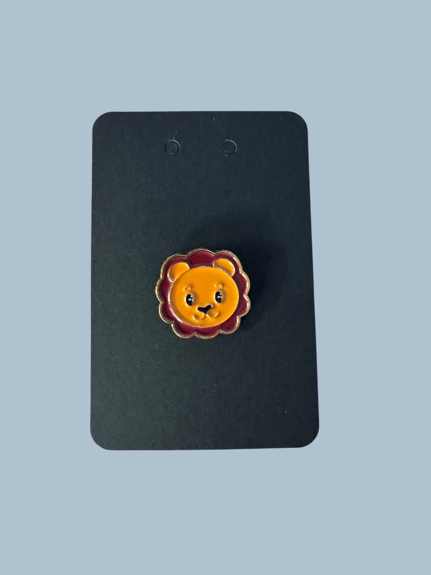 Lion pin